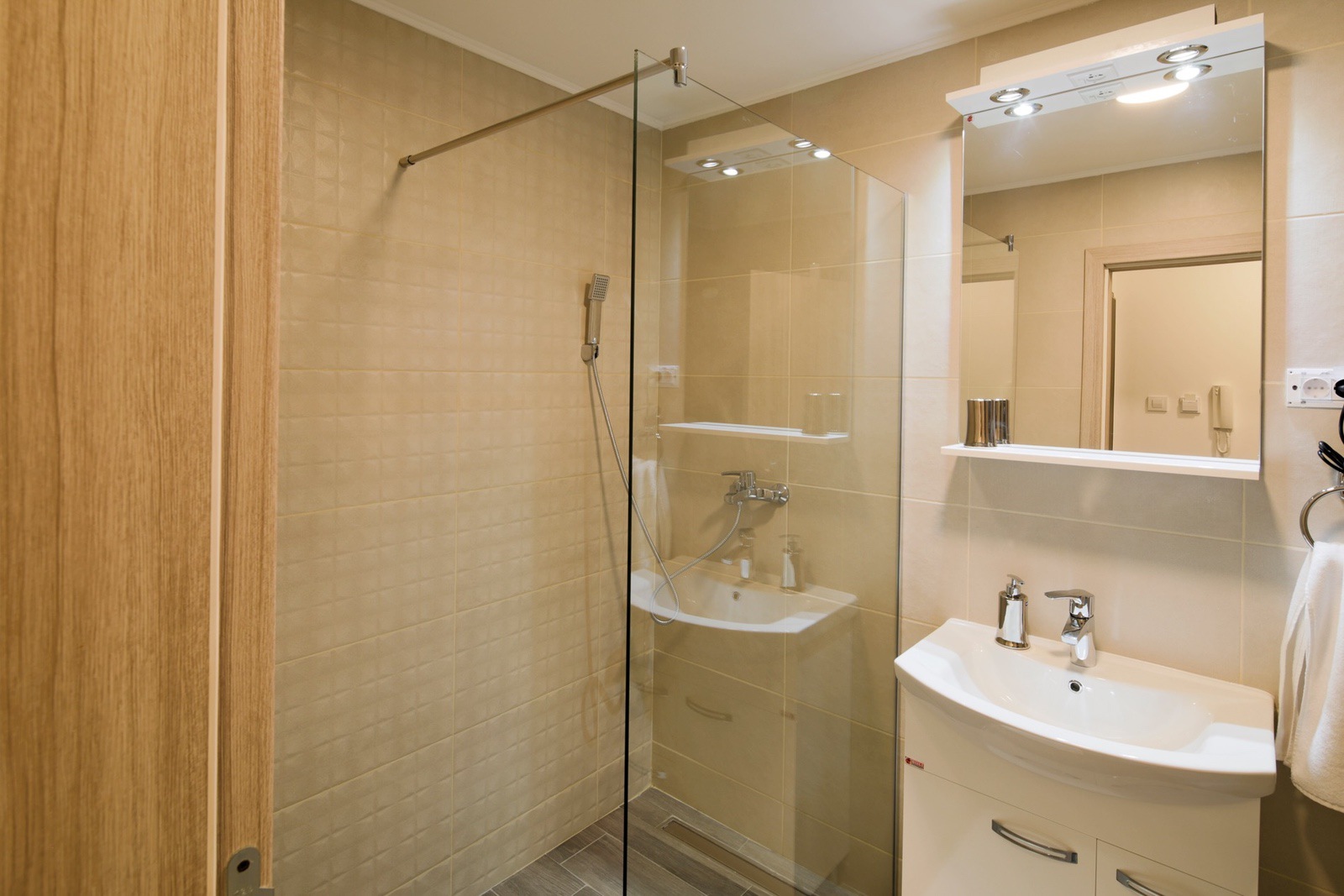 0 02-05-dc4b2a9a6722e47b753277d60cc765ed609d4281a426f82bbf4886f1908fdd5c_1c6da44cc89851